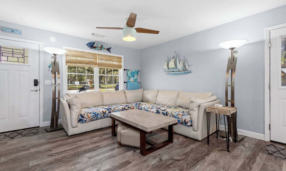 Beaufort House | Family-Friendly Cottage Stay-Near Parris Island