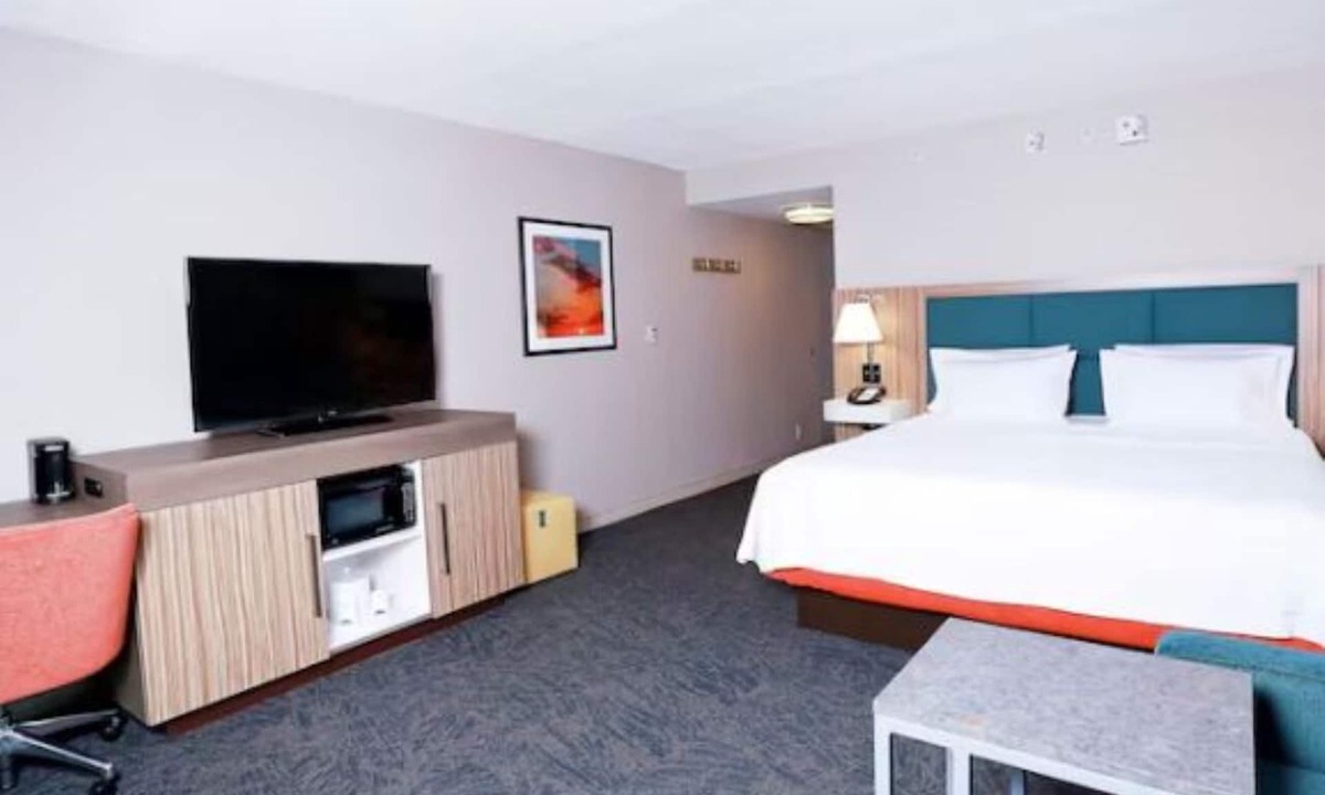 Wesley Chapel Hotel | Family-Friendly Modern Suite w/Pool Near Tampa Outlets, Zoo, & Golf