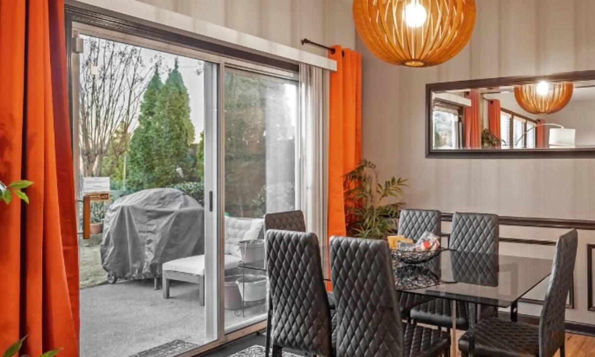 Gwinnett Place House | Family Friendly | Sleeps 10 - 4BR | I-85 Access