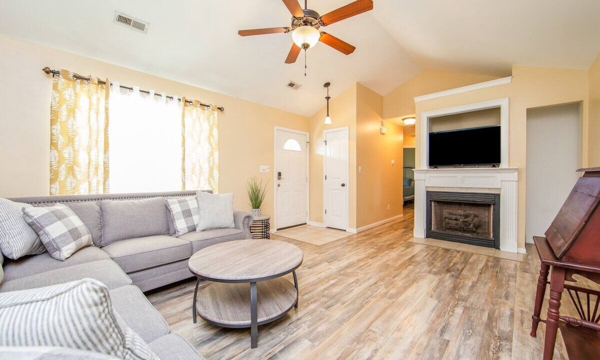 Fayetteville House | Family Friendly w/Fenced Yard and EV Charger!