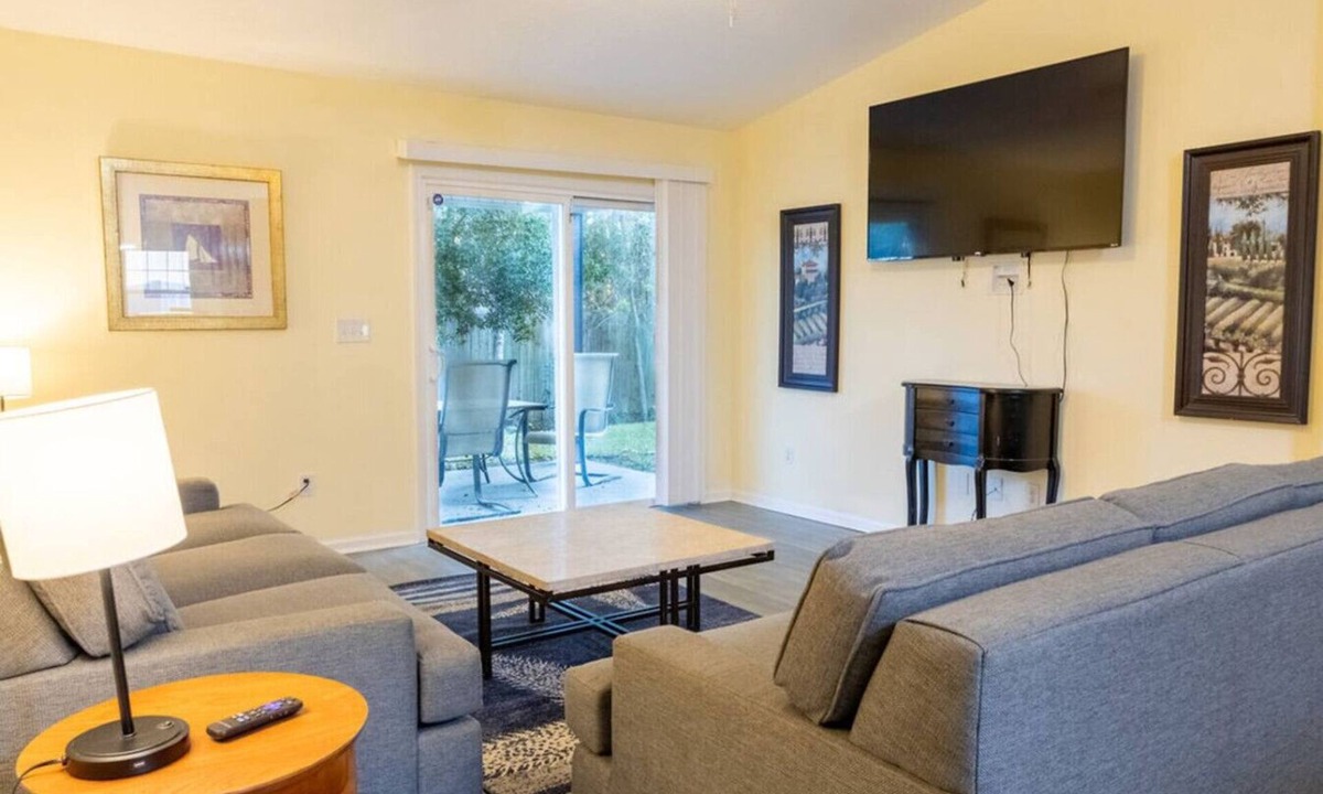 Westside House | ~Family Frolic Sleeps 14 High Chair & Extra Beds~