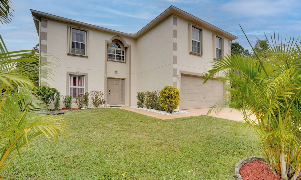 Port Saint Lucie House | Family Gem in Port St Lucie w/Backyard & Pool!
