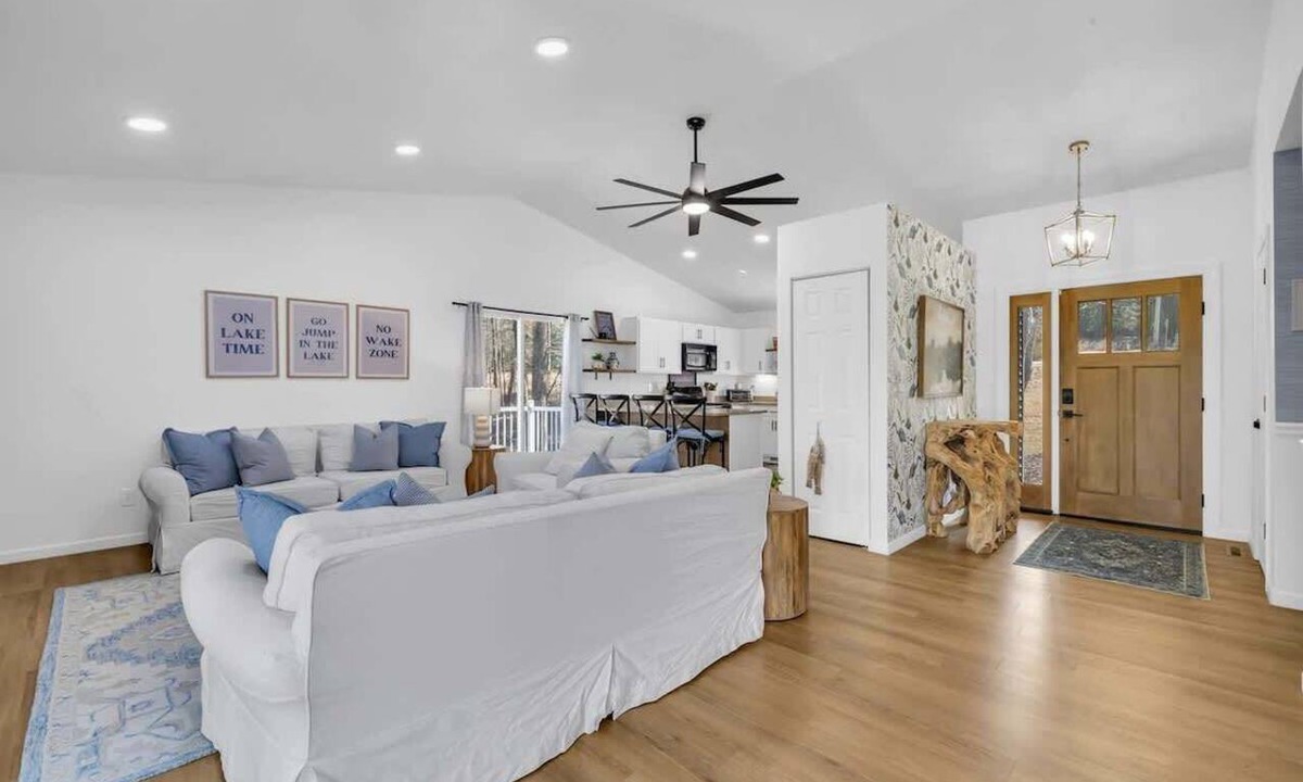 Anderson House | Family Getaway: 4BR + Game Room + Private Dock