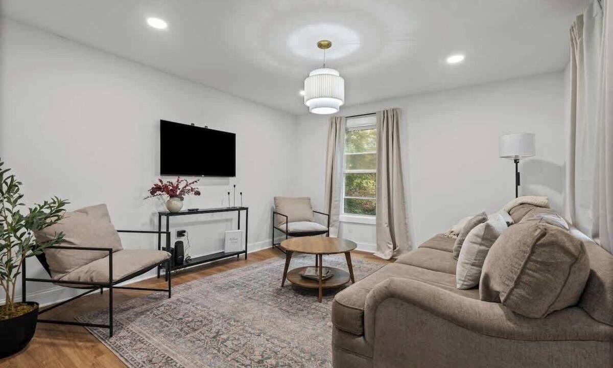 Concord House | Family/Pet Friendly - Professional Design