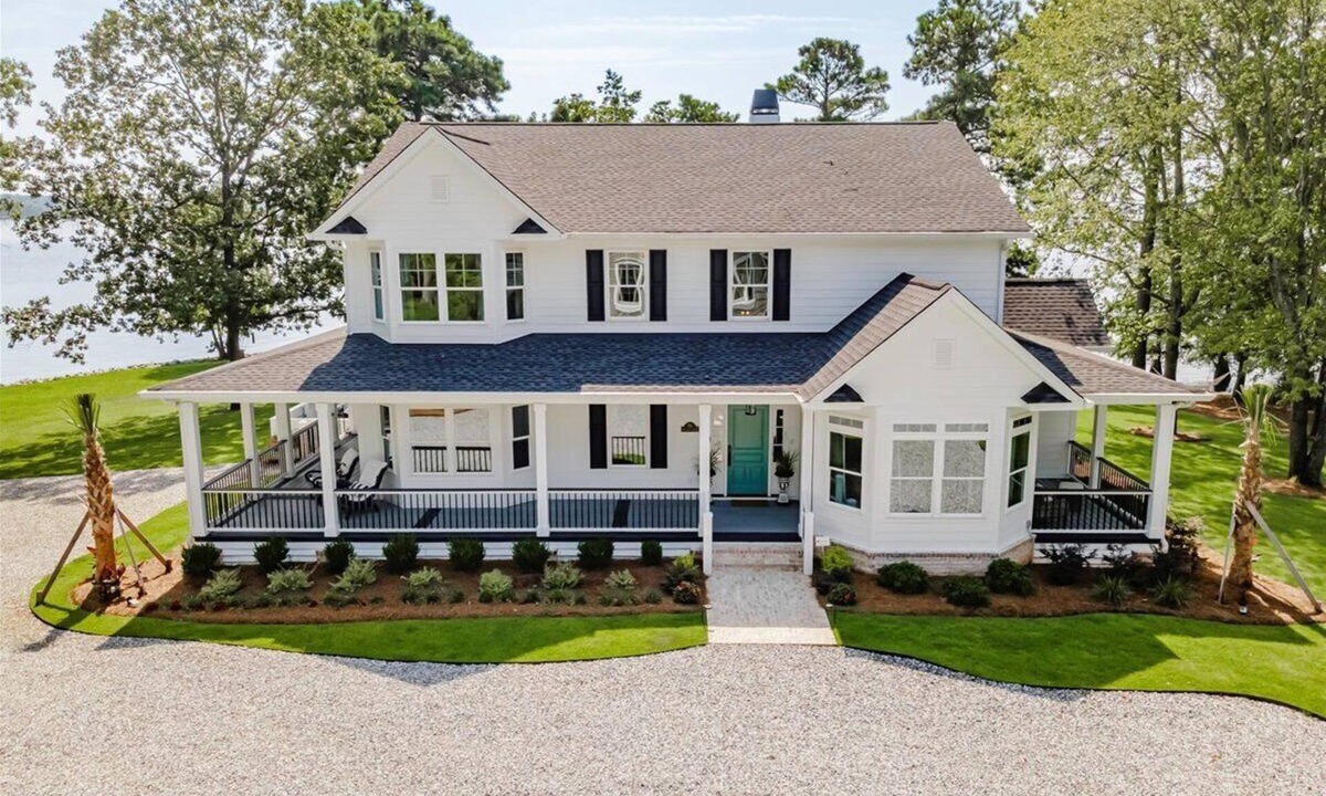 Chapin House | Family Ties Lakeside Retreat