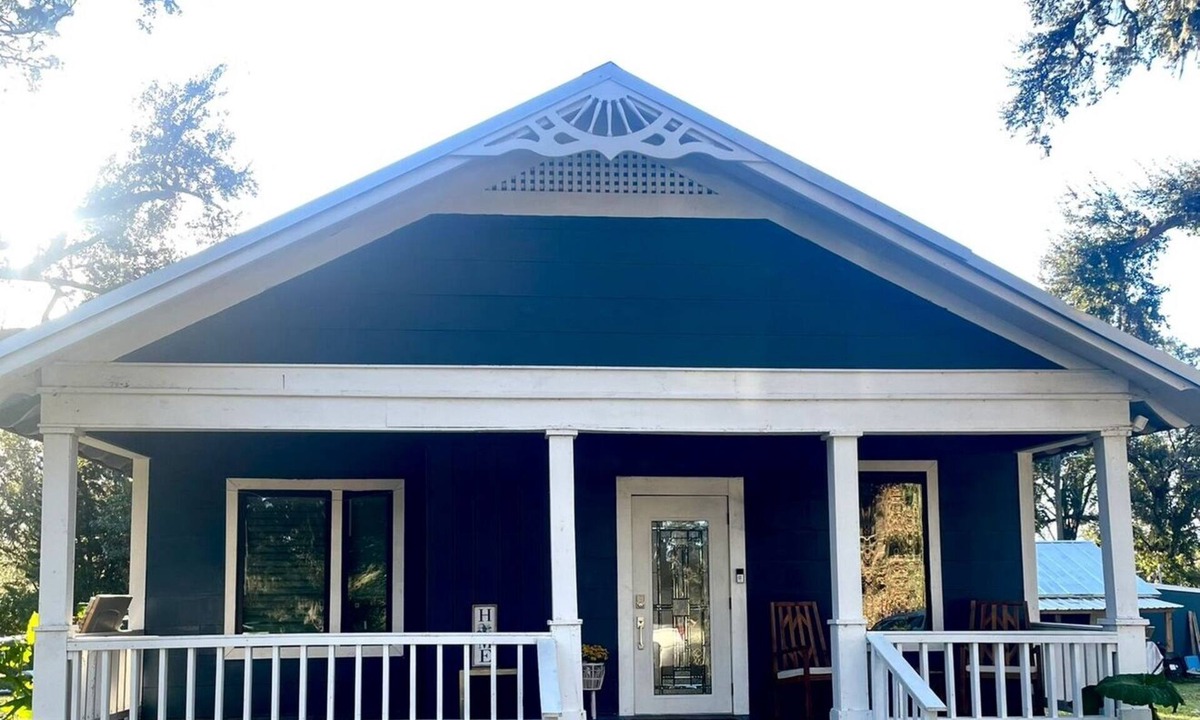 Plant City House | Farmhouse Oasis Treehouse, Pool, Heated Spa & Arcade off I-4 Lakeland Airport