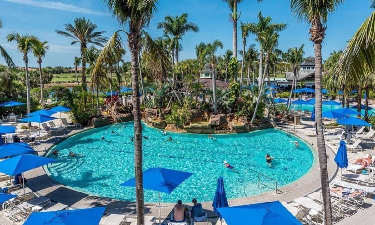 Naples Villa | Fiddler's Creek Newly Decorated Villa with Garage and Community Amenities!