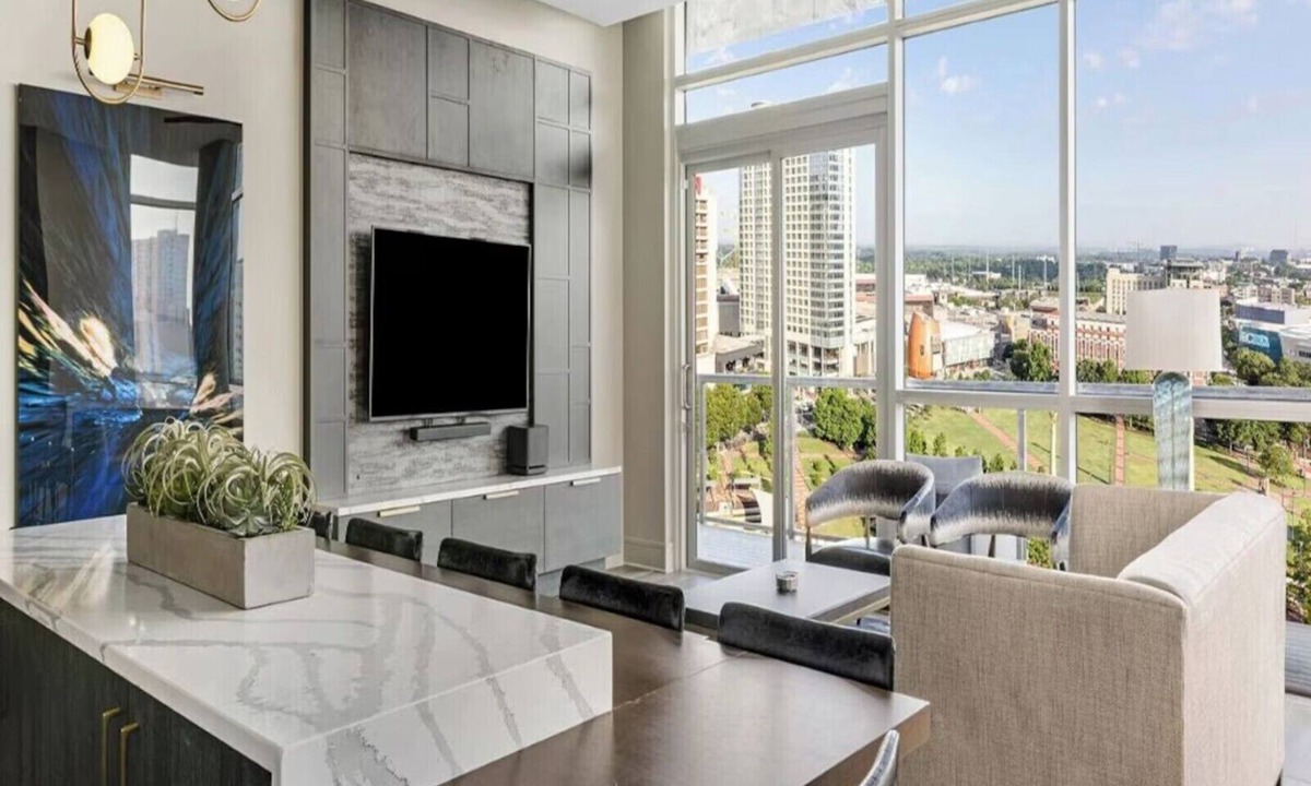 Downtown Atlanta Hotel | FIFA 1BR Presidential Suite – Luxury Stay – Walk to Stadium – Sleeps 4
