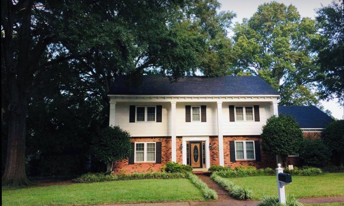 Ellendale House | Filmed in movie-Large Quiet 5 BR, 2.5 Bath, 8 beds with King Next to Germantown