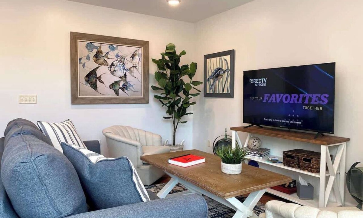 Old Town Bluffton Condo | Flat in Old Town Bluffton- History, Art, Dining