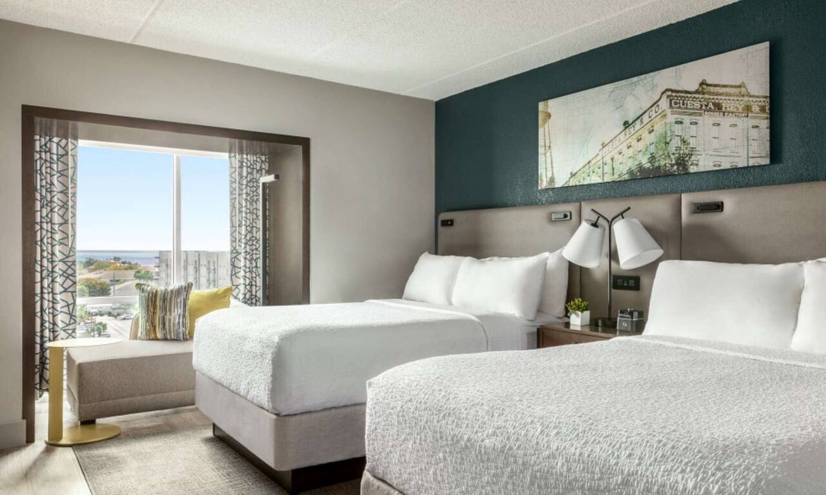 Westshore Hotel | Florida’s Laid-Back Charm | Free Airport Shuttle