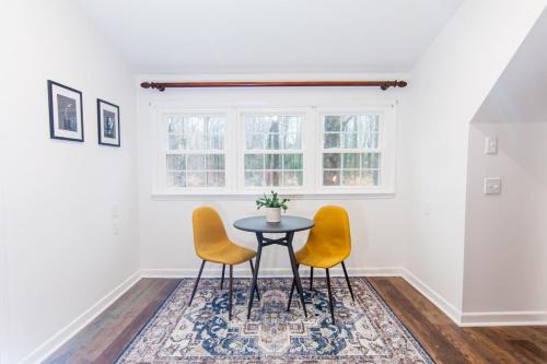 Anderson House | Forested Retreat a Scenic Above Garage Suite