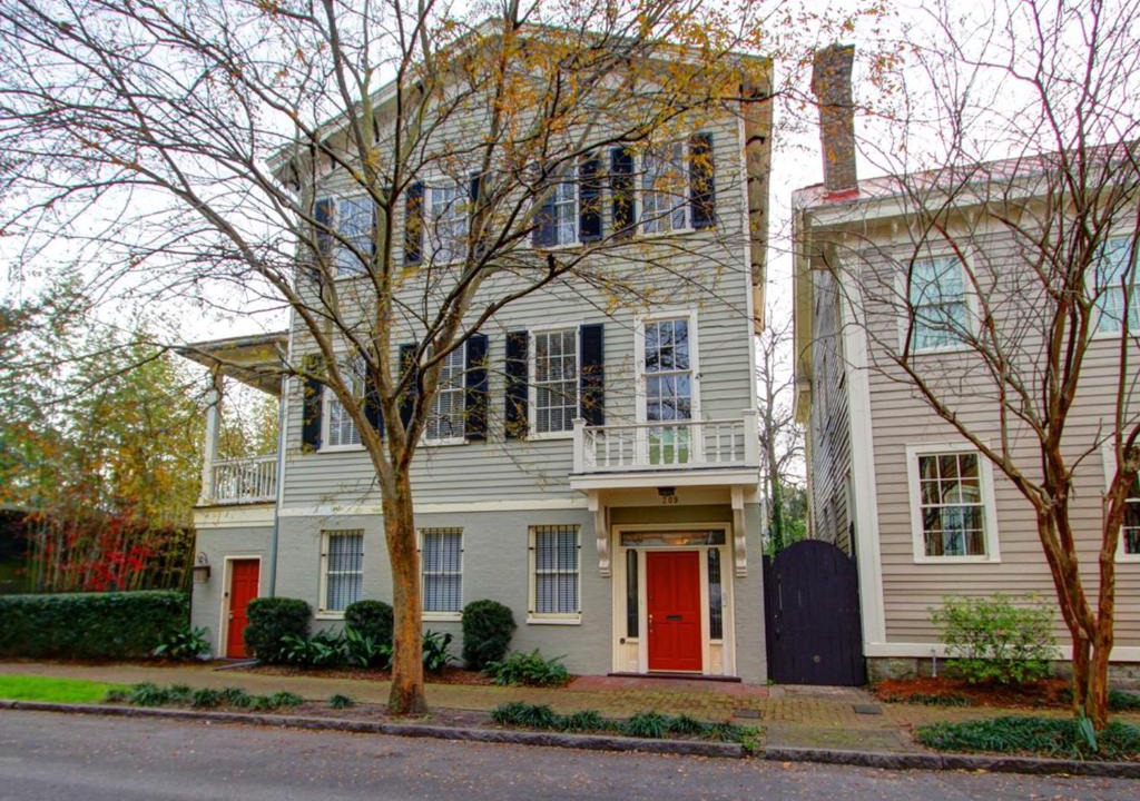 Savannah Victorian District House | Forsyth Park West Estate