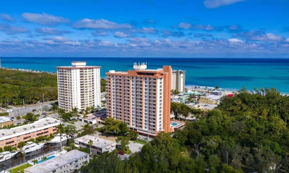 East Fort Lauderdale Resort | Fort Lauderdale Beach Resort 1 Bedroom Studio; Rates are Negotiable!