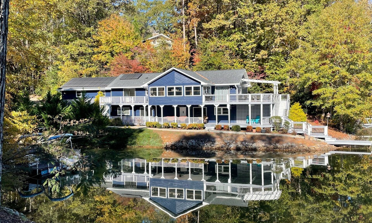 West Union House | Fully renovated family/elderly friendly home on Lake Keowee - 15 min to Clemson