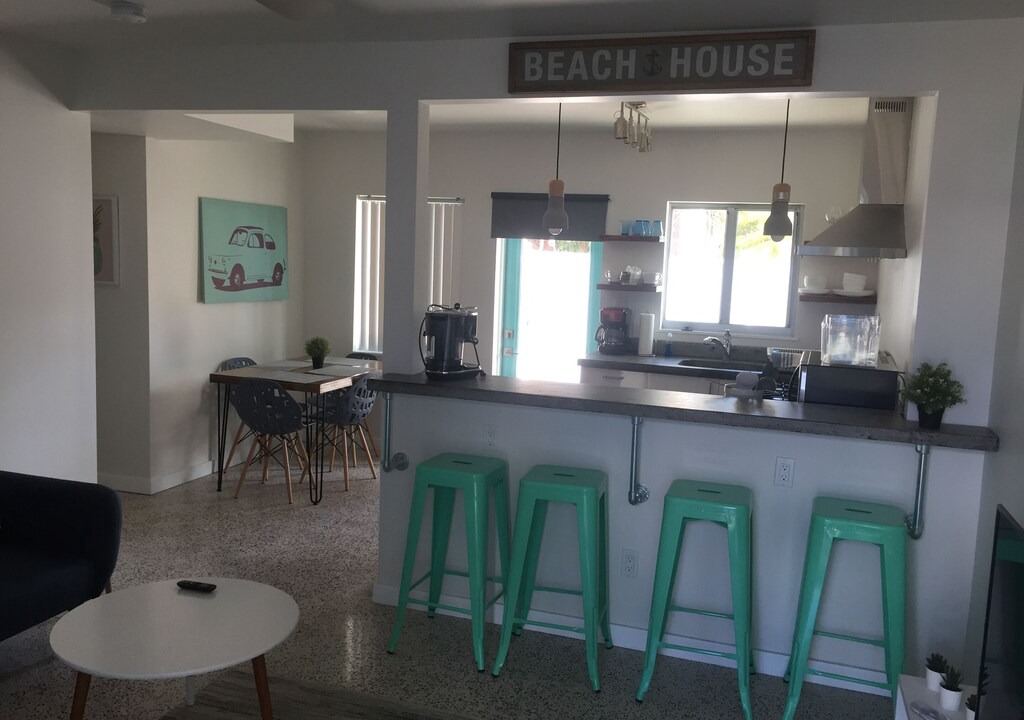 Sarasota Hotel | Fully renovated one bedroom apartment a minute away from Lido Beach.
