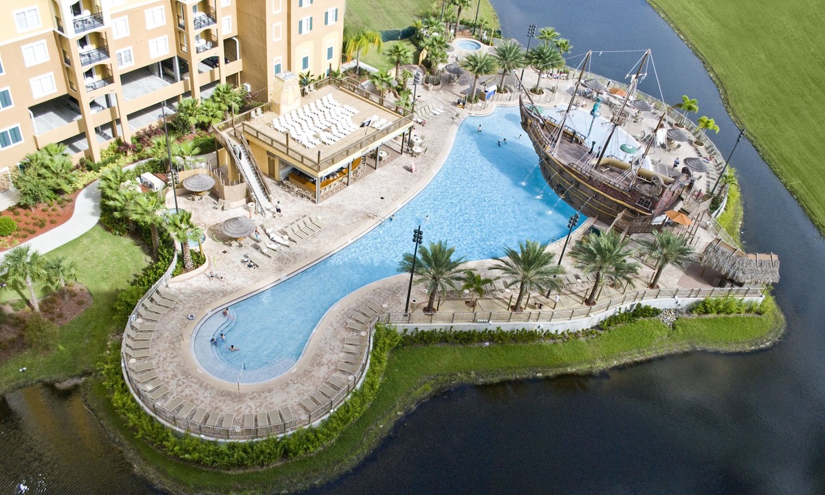 Florida Central Atlantic Coast Hotel | FUN 3BD/2 BA + POOL CLOSE TO DISNEY SPRINGS