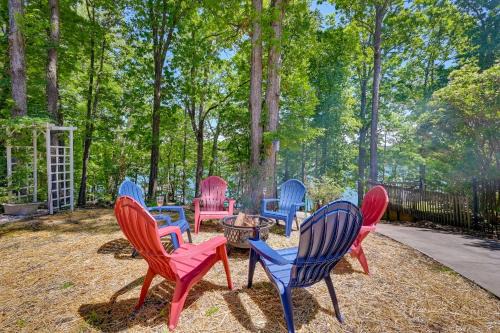 Anderson House | Game Room & Deep Water Lake Hartwell Group Retreat