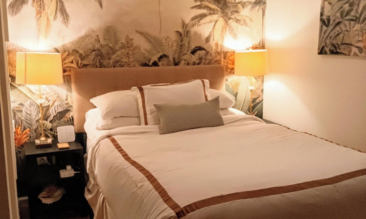 Metropolitan Cottage | Garden House in Historic Savannah, walk to dining, music, shops - 30 day minimum