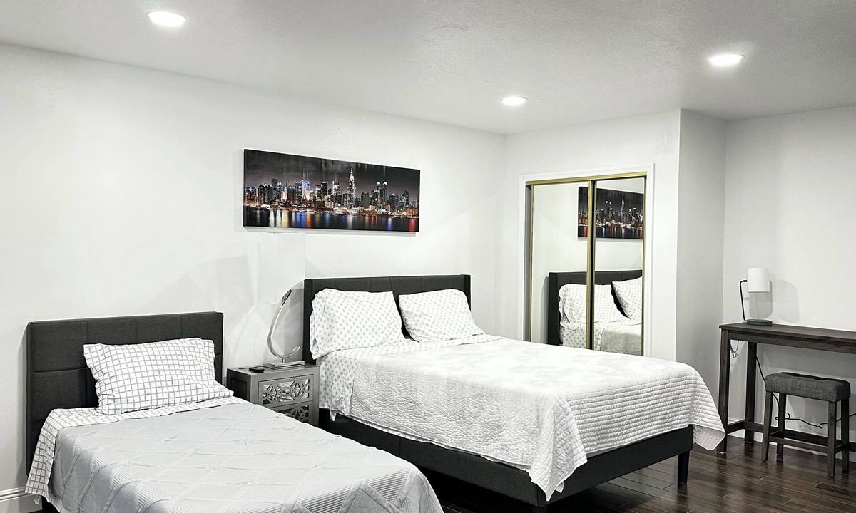 Lutz Apartment | Getaway/Private SUITE B Tranquility 🏡 close to ✈️ beach, mall, park, zoo