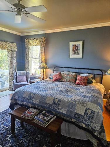 Gloucester House | Gloucester House with Sea View