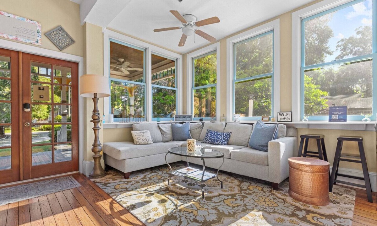 Gainesville House | GNV Downtown Estate- Sleeps 16 - Groups & Events
