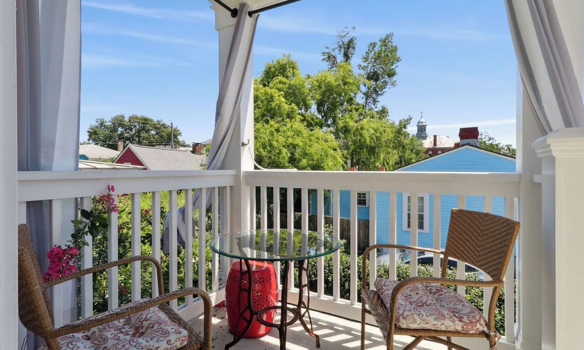 Beach Institute Apartment | Gordon Lane Carriage House