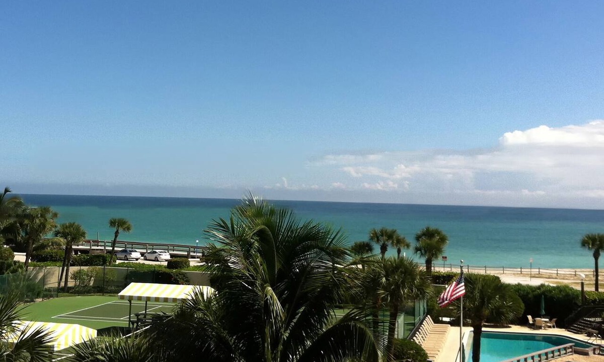 Central Beach Condo | Gorgeous Ocean Views, Walk to Town, COMPLETE RENOVATION in 2023!