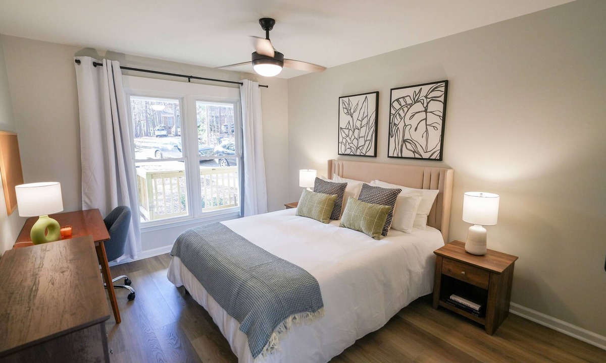 Southwest Raleigh House | Gorgeous Park View Townhome - Close to NCSU, PNC, Carter Finley & Downtown