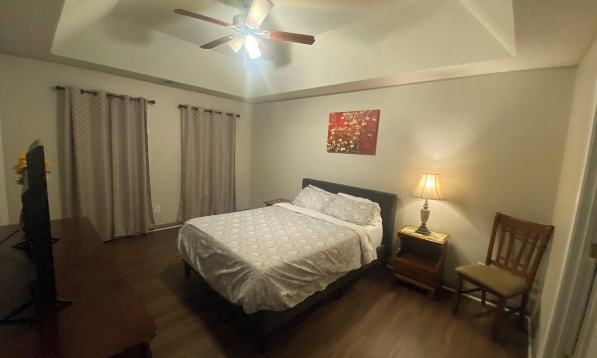 Charlotte House | Gorgeous spacious manor house close to UNCC and uptown Charlotte