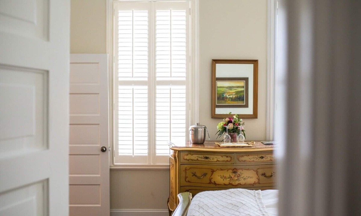 Edenton Bed & Breakfast | Granville Queen Inn Downtown Edenton Queen Bed 1st Floor