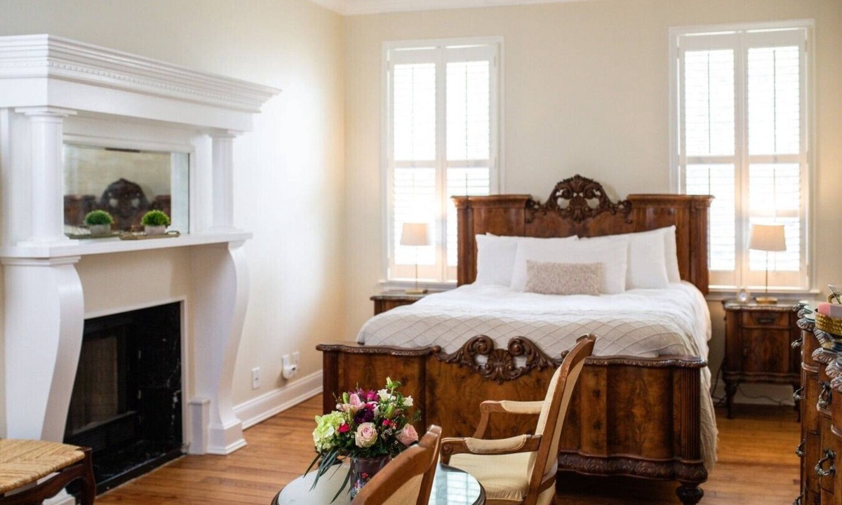 Edenton Bed & Breakfast | Granville Queen Inn Downtown Edenton Queen Bed 2nd Floor