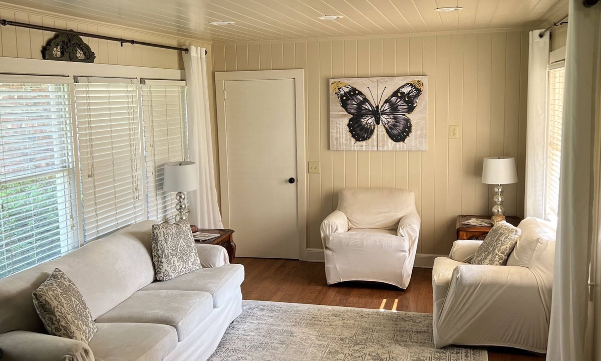 Douglas House | Great home minutes from Downtown Douglas