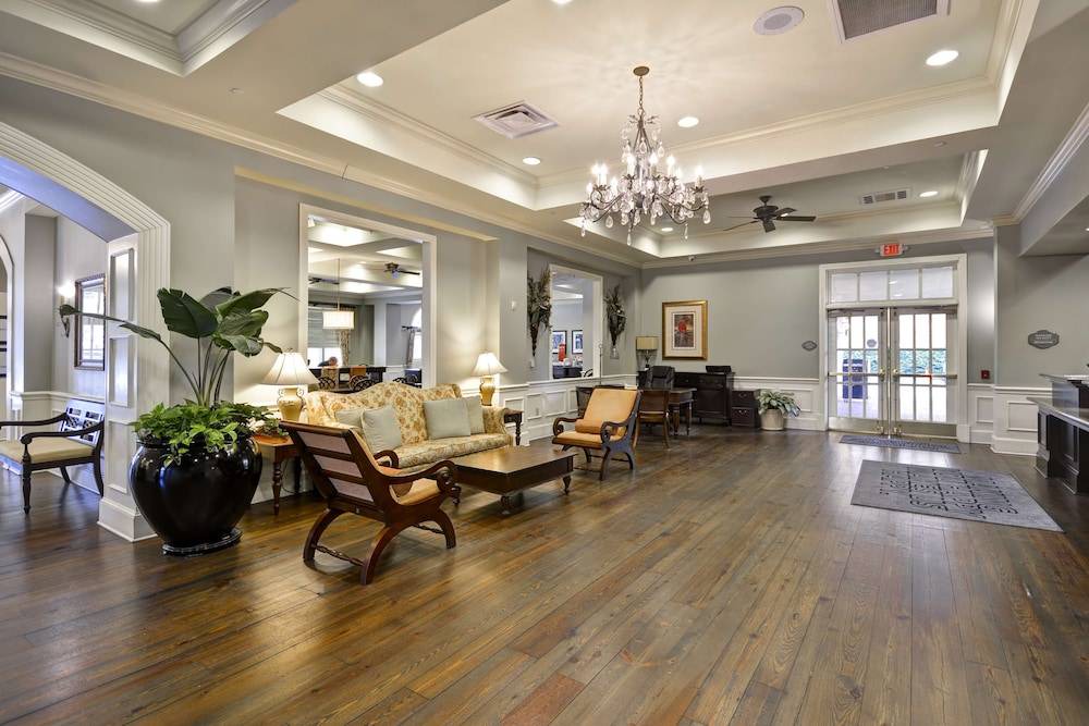 Yamacraw Village Hotel | Hampton Inn & Suites Savannah