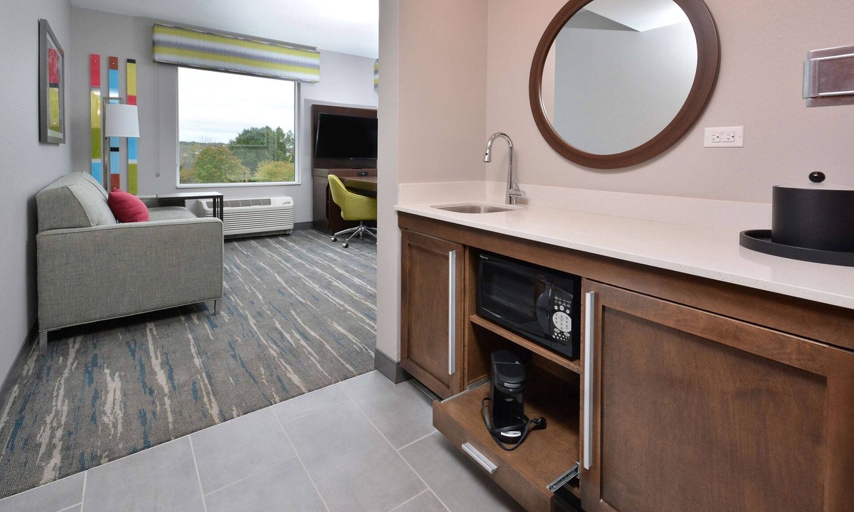 Paw Creek Hotel | Hampton Inn & Suites by HIlton Charlotte North I 485