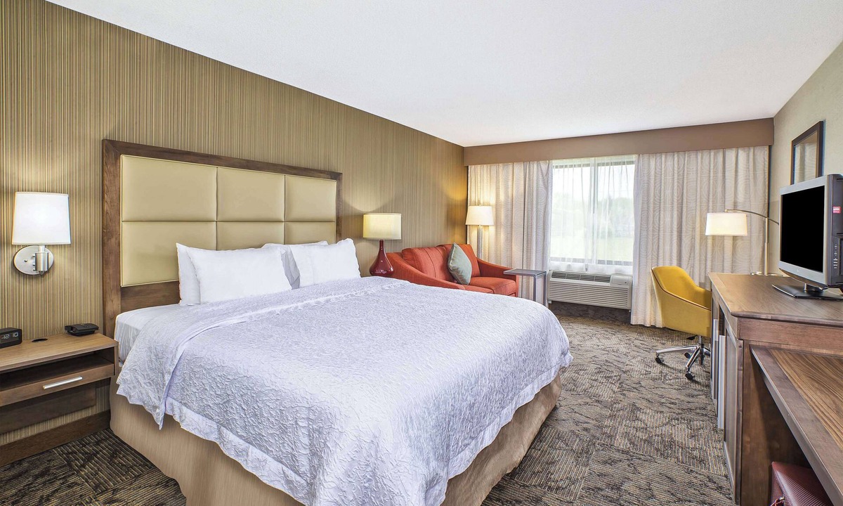 Tomah Hotel | Hampton Inn Tomah
