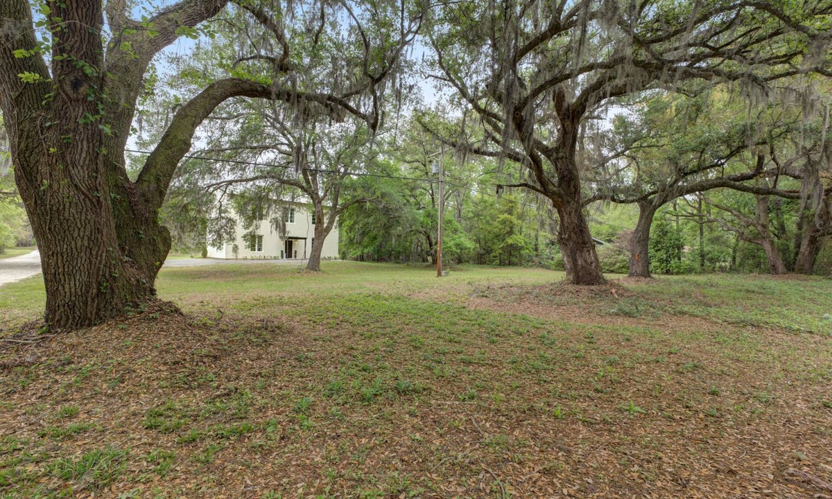 Rockville House | Hart Estates- 2 bedroom retreat on Wadmalaw Island close to Rockville