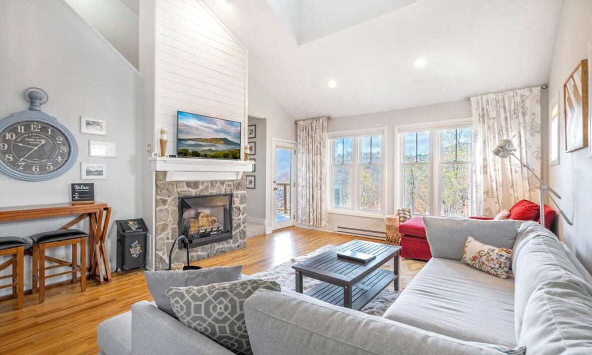 Seven Devils Condo | Hawks Peak 406- Mtn Condo, Top Floor, Mtn View, Modern, Near Attractions