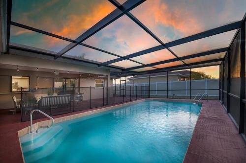 Mariner House | Heated Pool Game Room 9 beds Families!