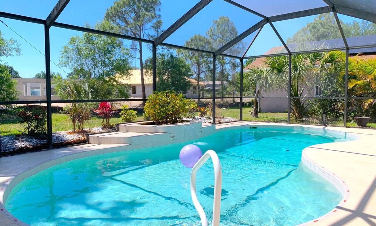 Deep Creek House | Heated Saltwater Pool Pet-Friendly 3BR Home on Quiet Street – Punta Gorda Area
