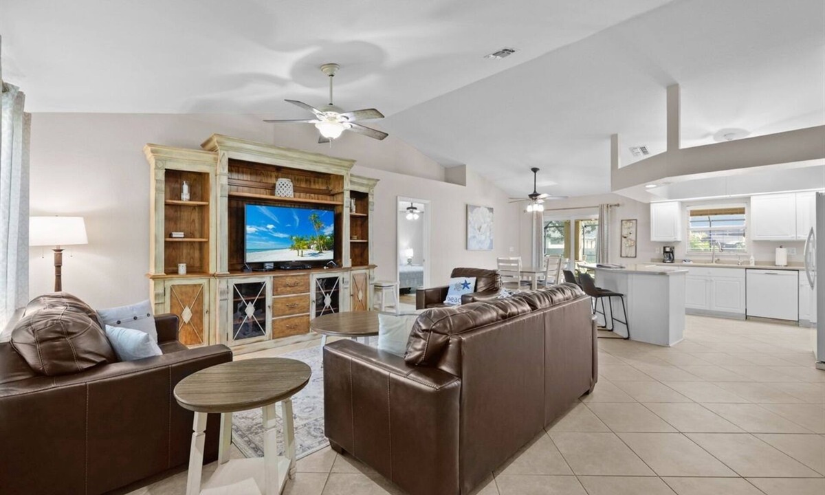 Mariner House | Heated saltwater pool, newly furnished - Villa Tropical Paradise.