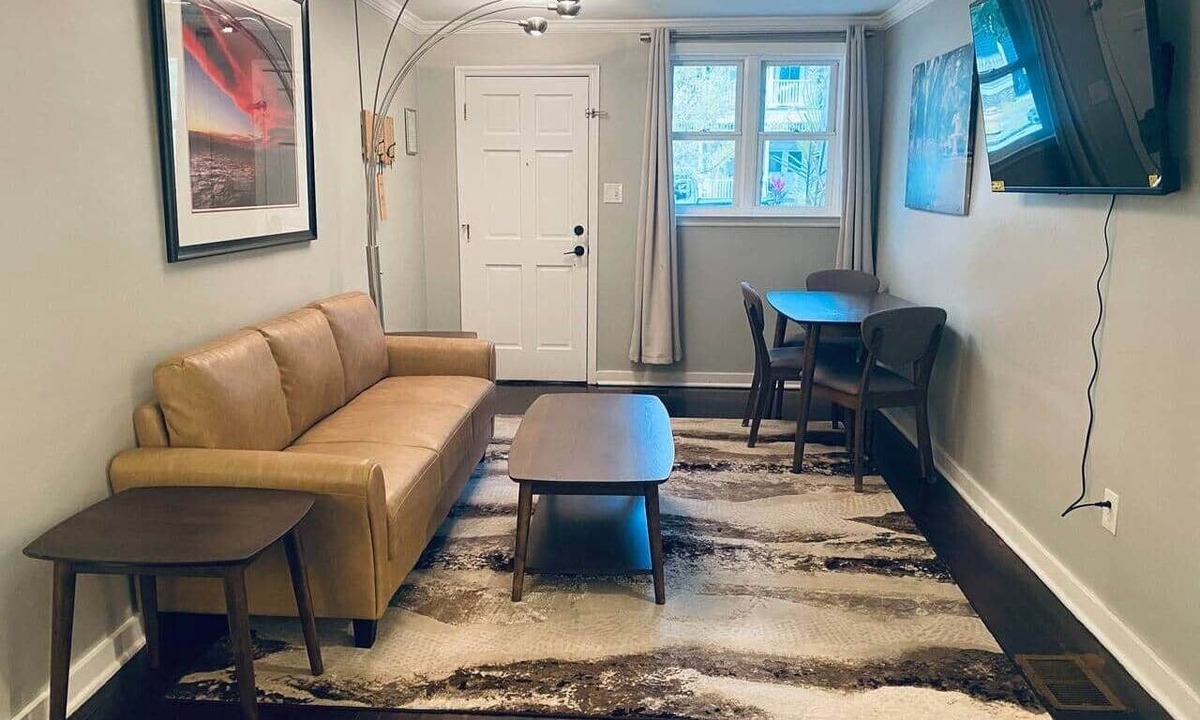 Historic Downtown Savannah Apartment | HEATED SWIM SPA! Unit A - The Hourglass Inn
