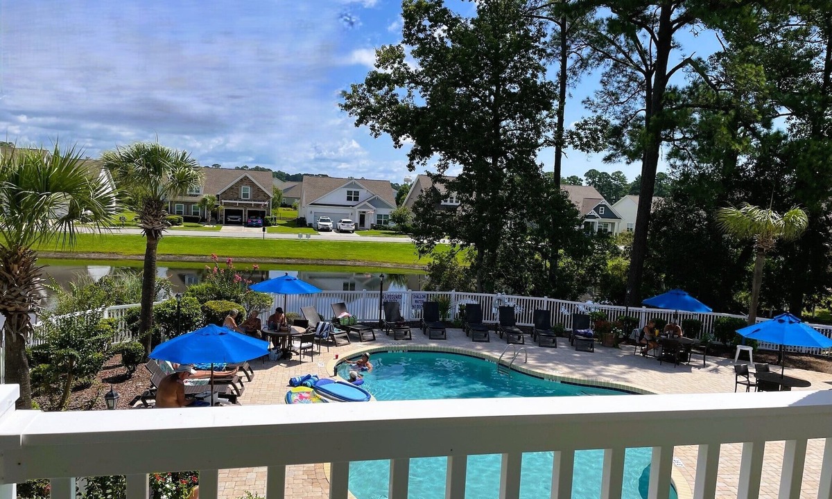 Little River Condo | HIBISCUS HAVEN: Little River SC, Cute 2B/2B Condo w Pool Near Beach 90 Day Stays