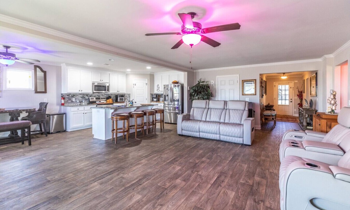 Farmington House | Hideaway Getaway - Statham