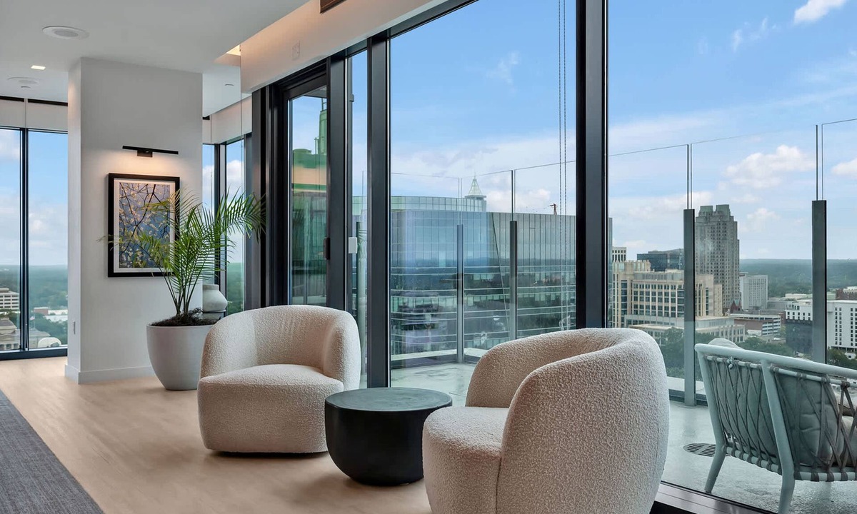 Glenwood South Apartment | High-rise Apt Raleigh Free Parking Sunset View 1
