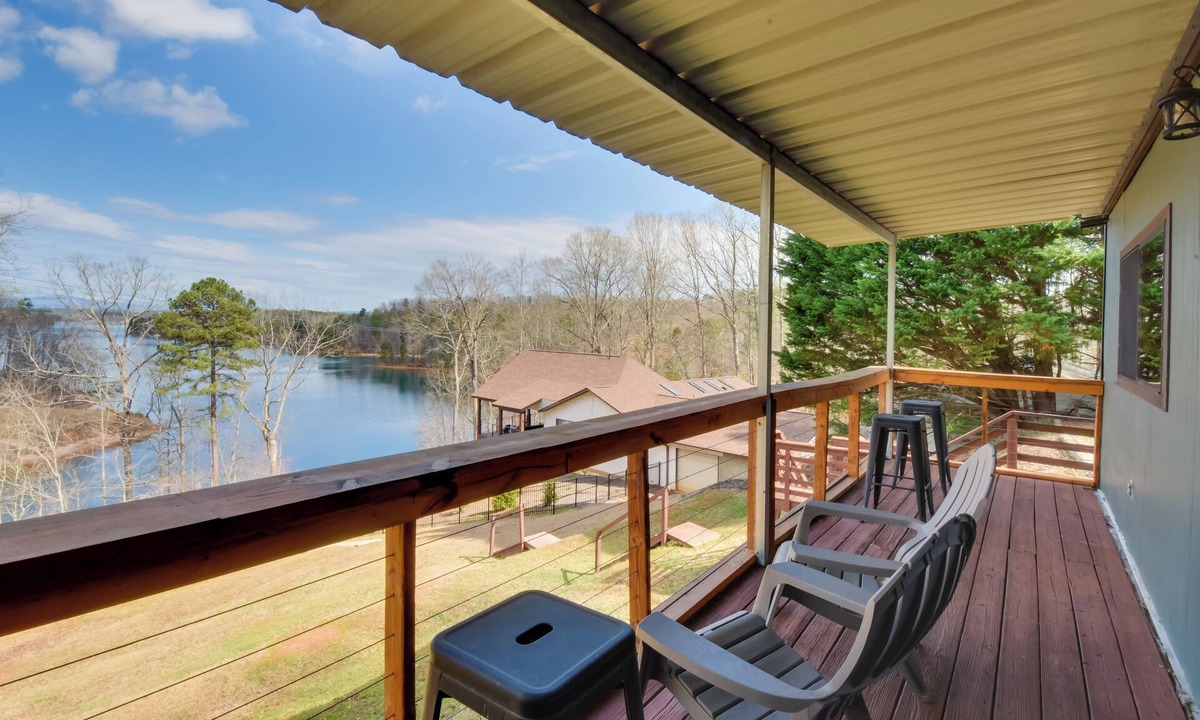Seneca House | Hike & Fish: Lake Keowee Retreat w/Shared Dock!
