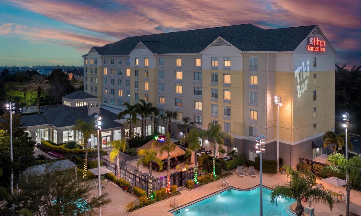 Florida Center Hotel | Hilton Garden Inn Orlando International Drive North