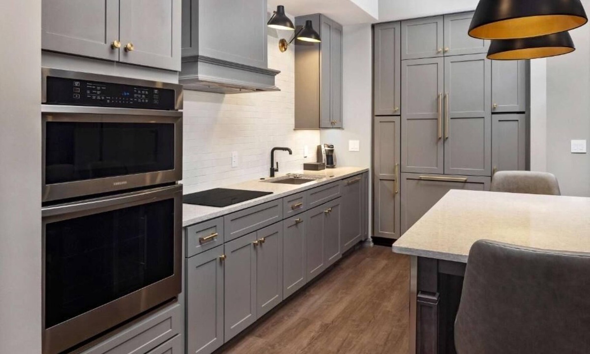 Ansonborough Hotel | Historic Charleston Retreat: Full Kitchen + Balcony l Steps to Aquarium -0.3 mi