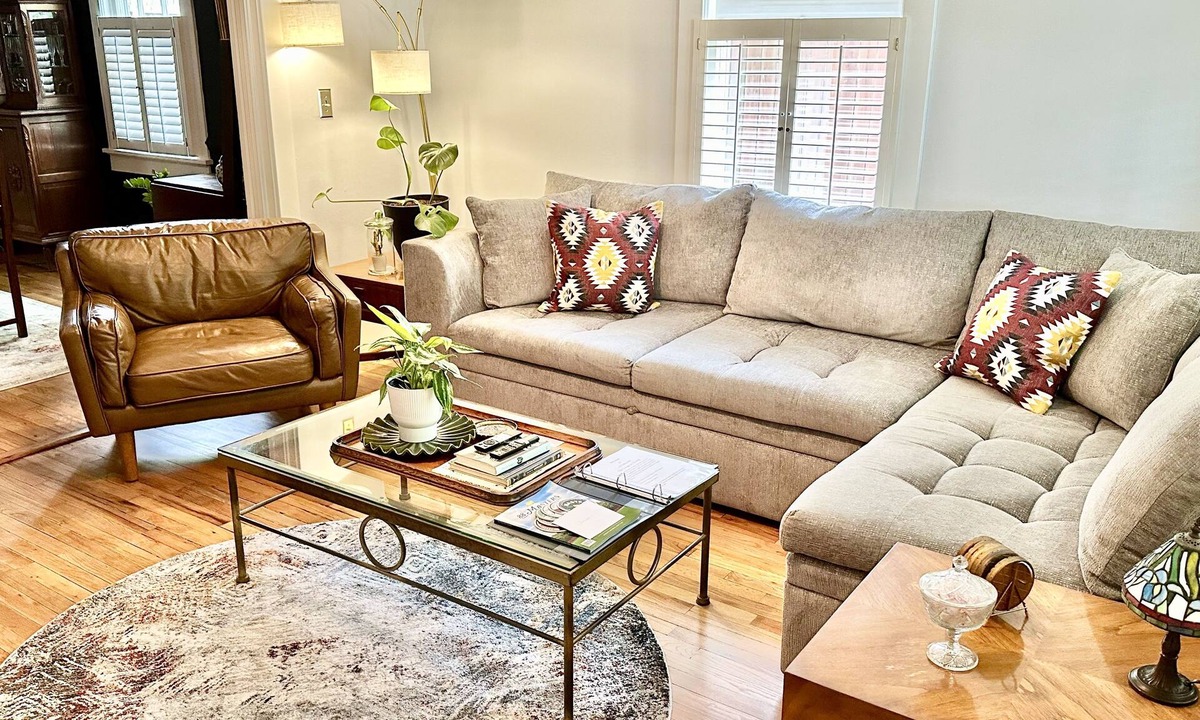 Summerville House | Historic Cottage on The Hill