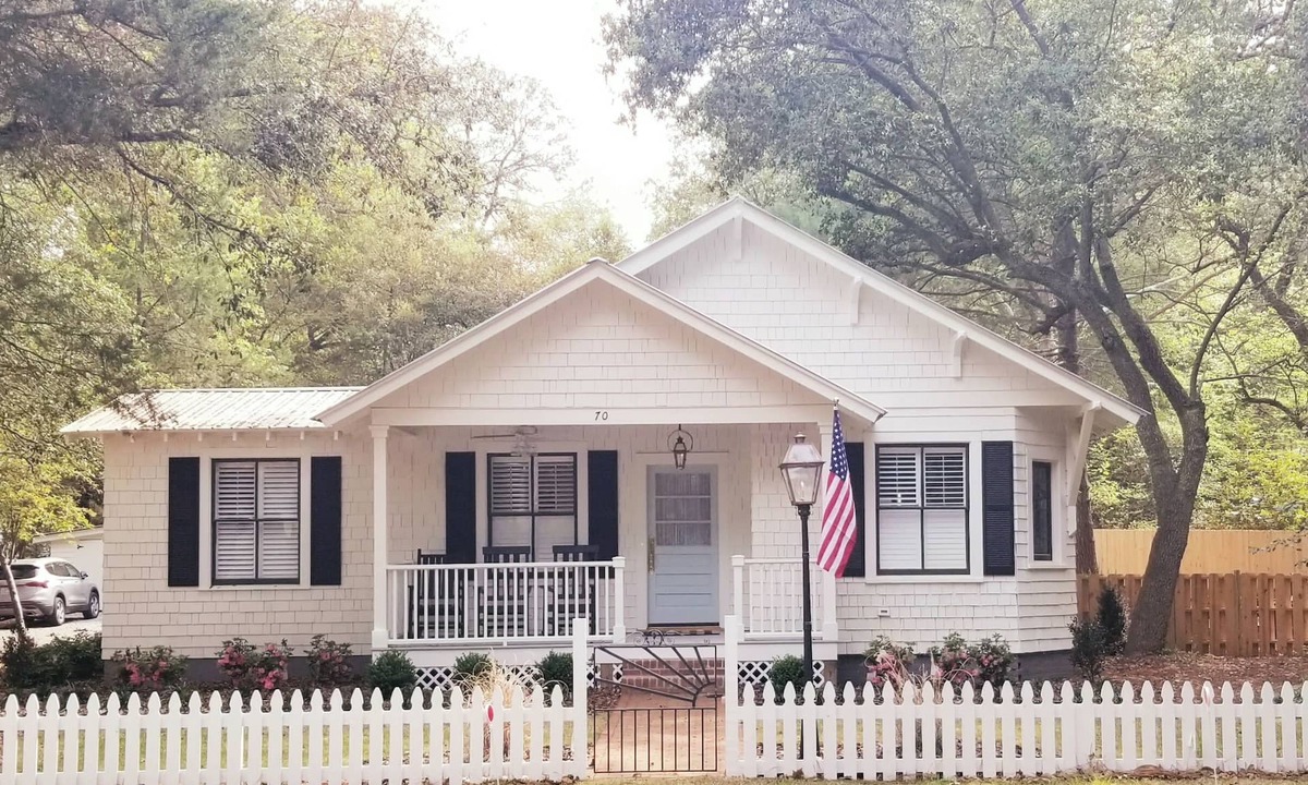 Old Town House | Historic Cottage with Private Pool, Firepit, Walk to Village